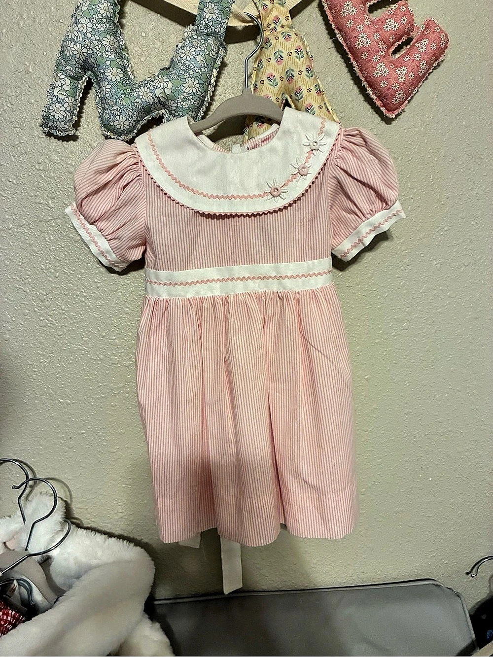 Beautiful vintage Betty Trippel by Johnston baby girl dress in size 12M. 💕